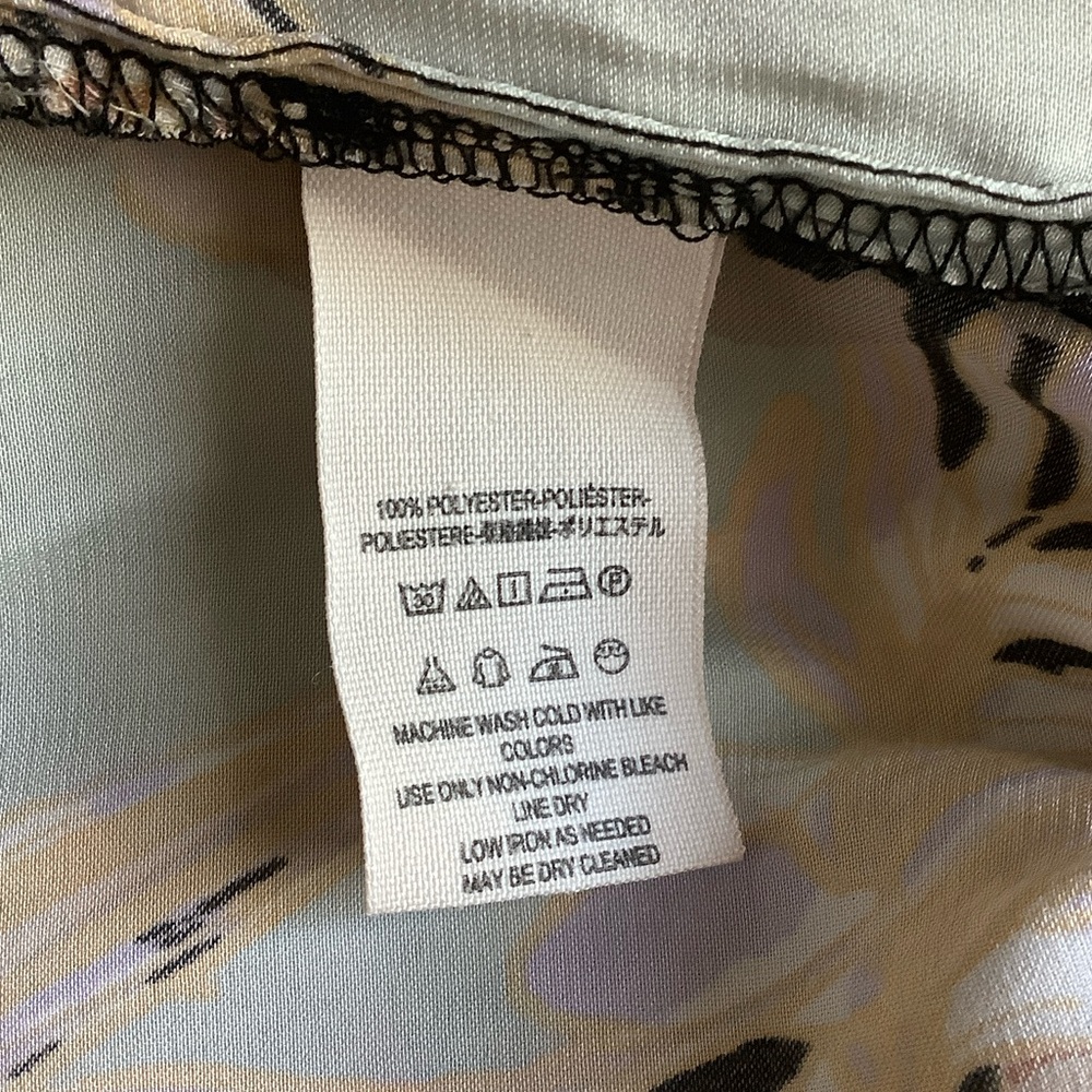 Free People Floral Print Lightweight Top - Black, Cream, Peach, Size Large - Picture 14 of 15